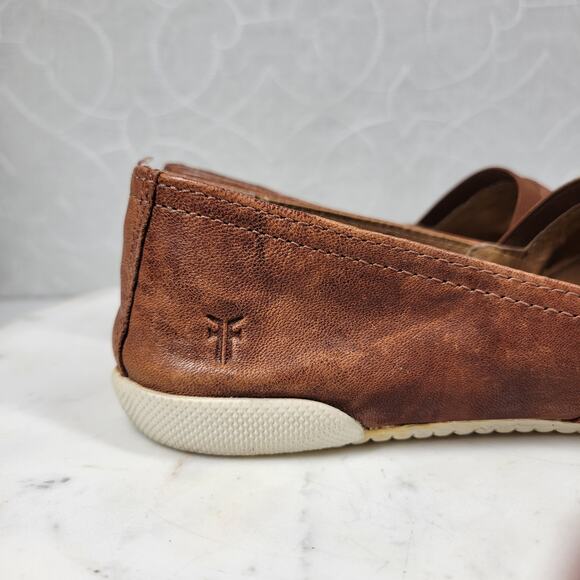 Frye Melanie Shoes Womens 7 Cognac Brown Leather Embossed Logo Slip On Flats - Picture 3 of 16